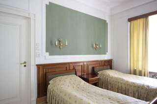 Отели типа «постель и завтрак» Hotel butikowy Pałac Jabłonna Яблонна Двухместный номер с 2 отдельными кроватями-9